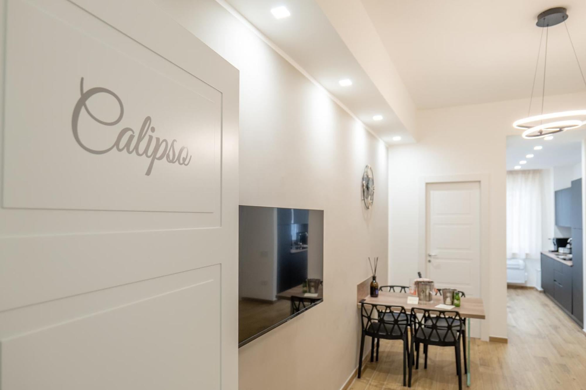 Апартаменты Three Moons Boutique House/Calypso Салерно Экстерьер фото